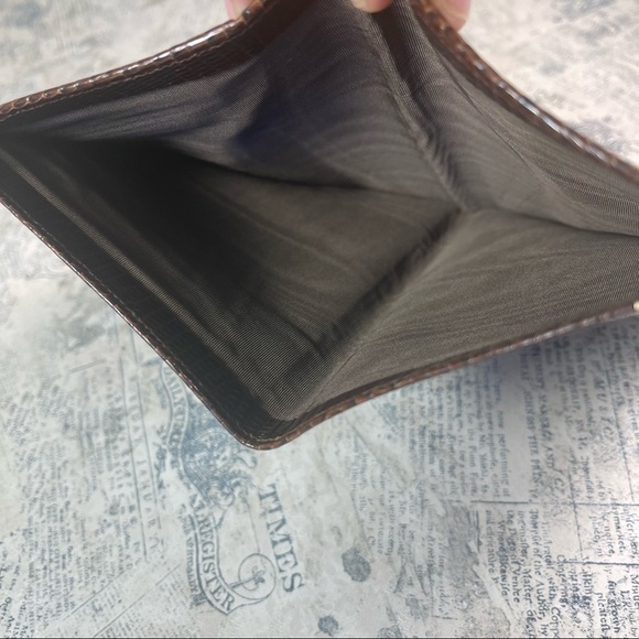 Smythson Antique lizard skin passport wallet with gold corners - Picture 12 of 15